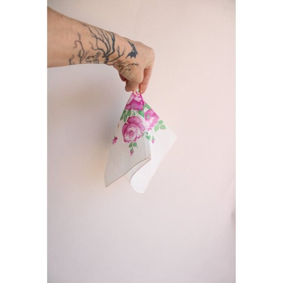 Vintage 1950s Cotton Handkerchief Floral Print, Pink Purple Roses Hankie - Picture 9 of 10